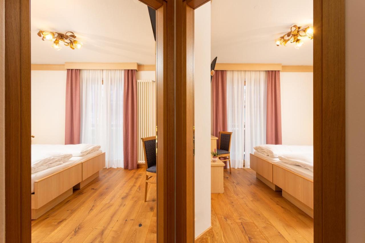Hotel Pareda Canazei Luaran gambar